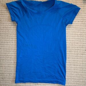 Lululemon Blue Swiftly Tech Short Sleeve, size 8